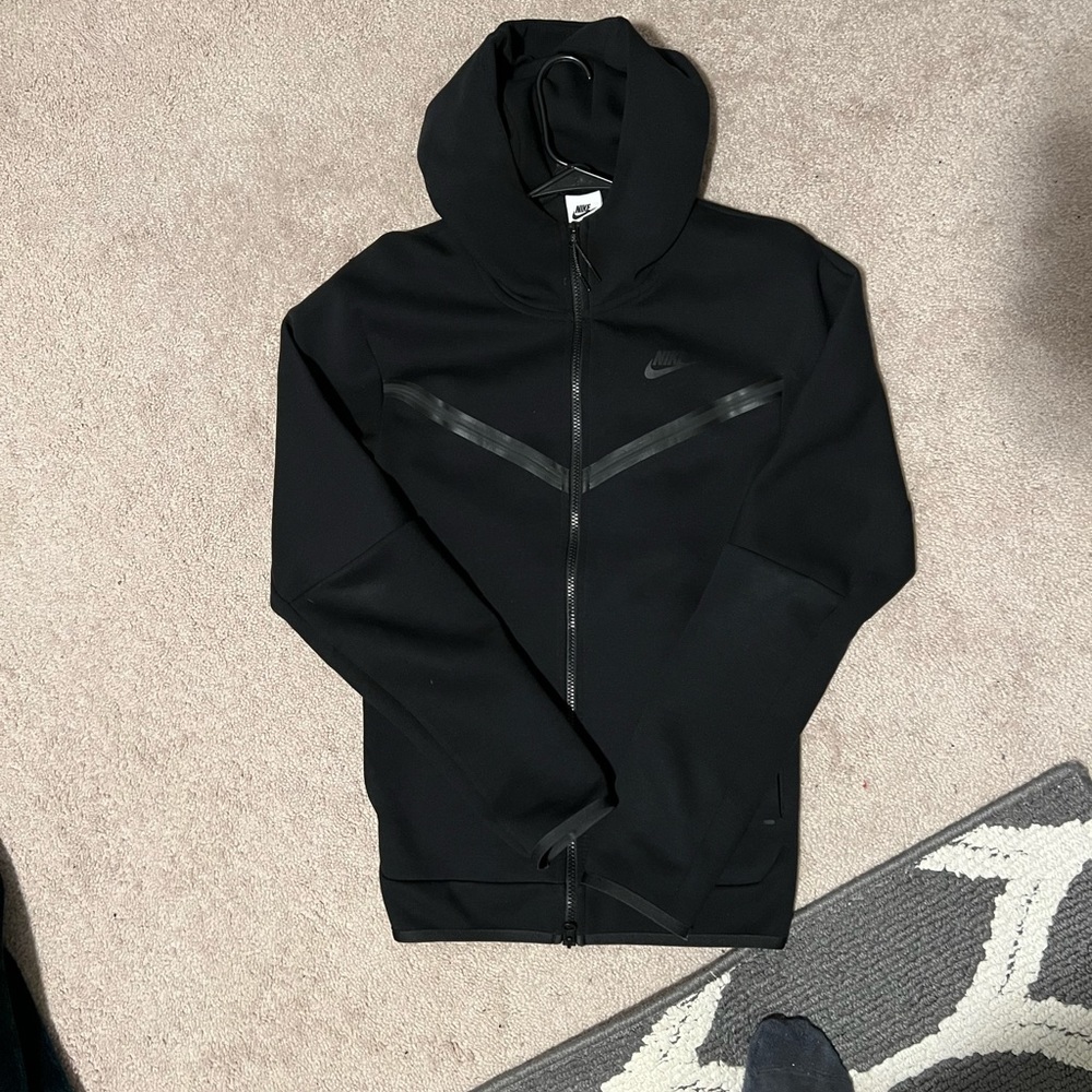 Nike tech